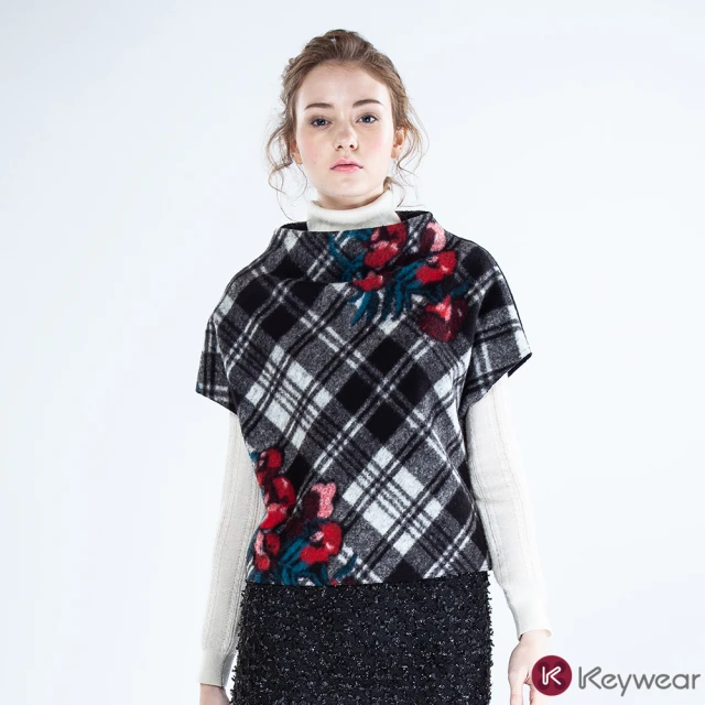 KeyWear 奇威名品 立體壓紋親膚高領上衣(共2色)折扣