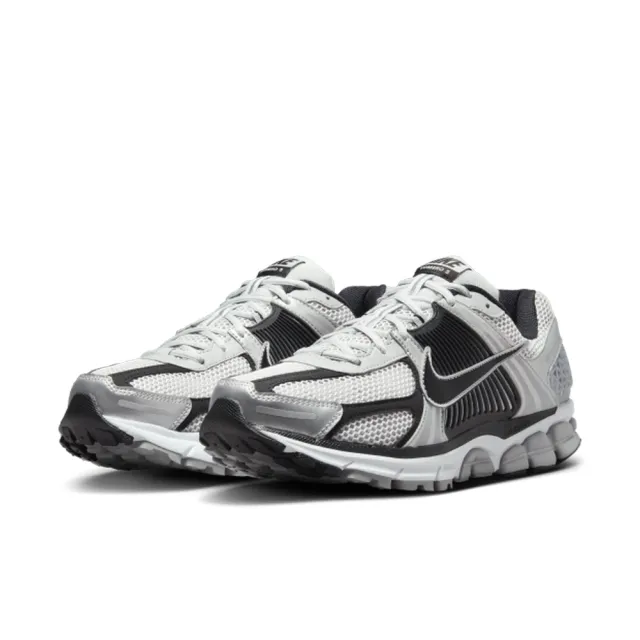 【NIKE 耐吉】雙11 運動鞋 慢跑鞋 休閒鞋 男鞋 女鞋 NIKE ZOOM VOMERO 5 黑灰銀 Y2K 復古(FJ4151004)