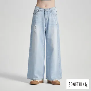 【SOMETHING】女裝 中腰微破損寬牛仔褲(漂淺藍)