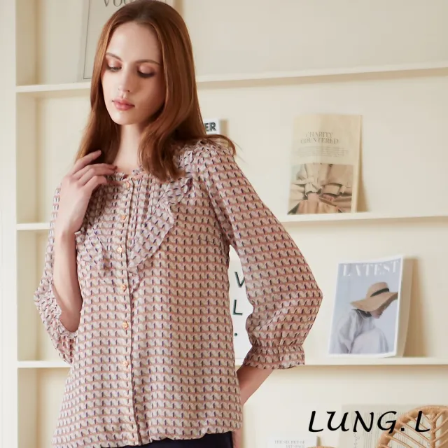 【LUNG.L 林佳樺】LQ64A粉橘色滿版印花荷葉領雪紡七分袖女裝上衣(秋冬新品)
