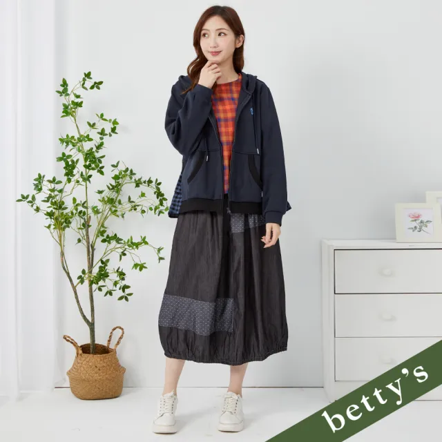 【betty’s 貝蒂思】出清品  愛心星球刺繡格紋拼接連帽外套(深藍)