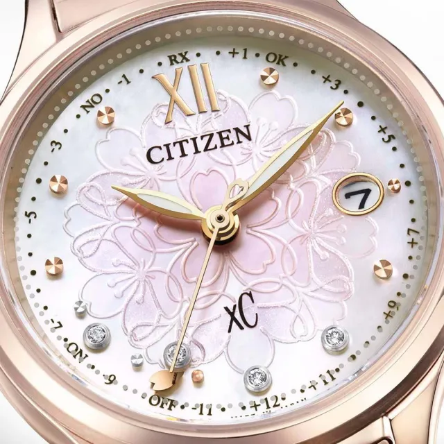 【CITIZEN 星辰】xC系列 櫻花粉蝶貝光動能優雅腕錶/27mm(ES9497-88X)