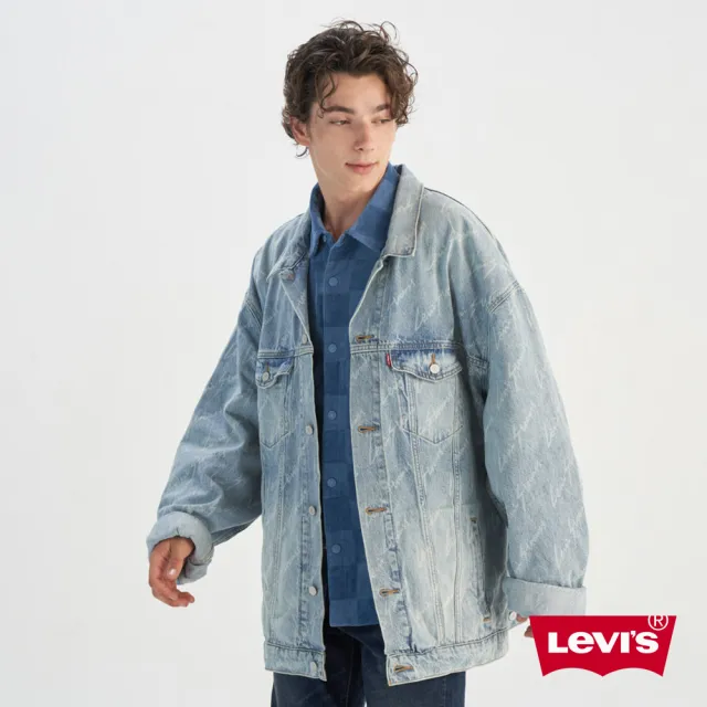 【LEVIS】男款 TYPE3牛仔外套 滿版LOGO 熱賣單品 0016Y-0000