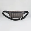 【BALLY】BALLY燙印LOGO三角旗印花TPU拉鍊胸掛包(黑x褐)