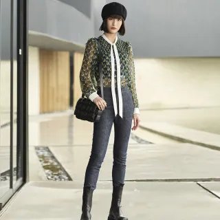 【mia mia】飾鍊水洗牛仔窄管褲