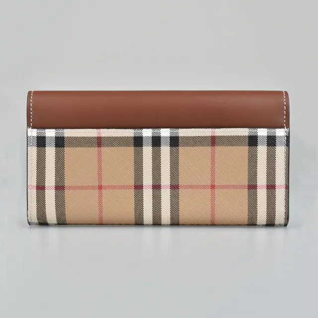 【BURBERRY 巴寶莉】BURBERRY HALTON VINTAGE LOGO釦式12卡牛皮搭PVC長夾(奶茶棕)