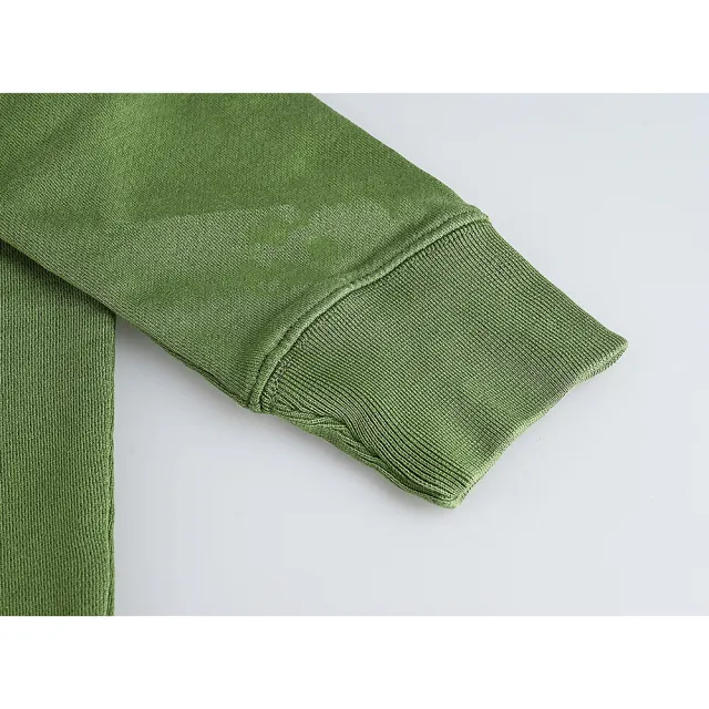 【Maison Kitsune】MAISON KITSUNE Chillax優雅休假狐狸刺繡LOGO布標設計純綿圓領長袖T恤(男款/軍綠)