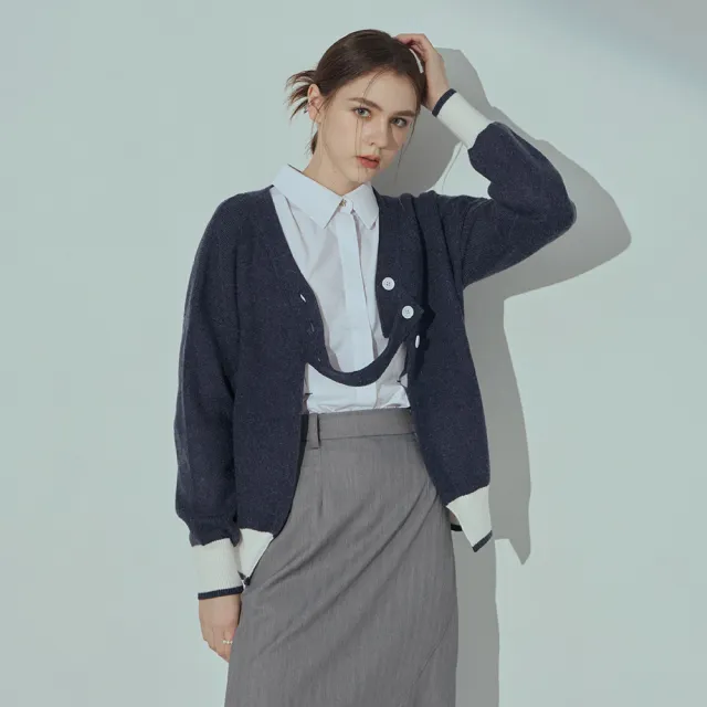 【MASTINA】鈕釦造型領口長袖針織衫(藍 卡/魅力商品)