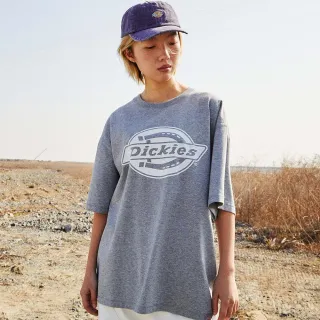 【Dickies】男女款羽灰色純棉胸前特殊裂痕大Logo印花休閒短袖T恤｜DK013101CQ8