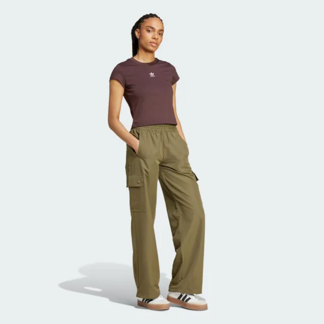 【adidas 愛迪達】ESS Woven Cargo 女 長褲 工裝風 運動 休閒 三葉草 寬鬆 軍綠(IX9972)