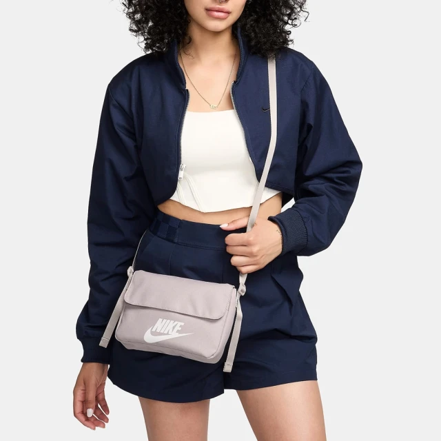 NIKE 耐吉 側背包 女包 W NSW FUTURA 365 CROSSBODY 粉 小包 斜背包 郵差小包(CW9300019)