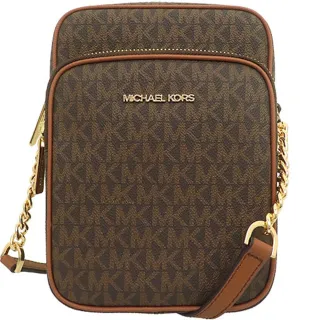 【Michael Kors】JET SET TRAVEL焦糖咖啡PVC滿版LOGO前口袋拉鍊中款直式斜背包