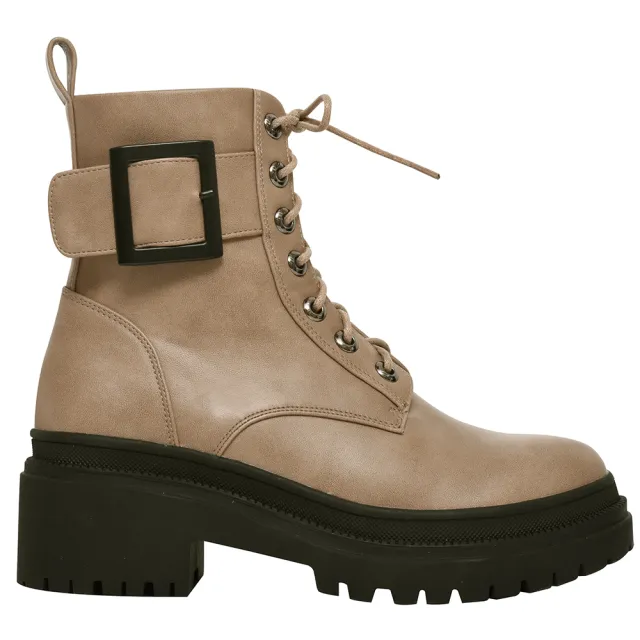 【Ann’S】打造漫畫腿-7孔綁帶大方釦輕量厚底軍靴5cm(杏)