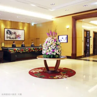 【台南富信大飯店】★買1晚送1晚-雙人含早(平日升等家庭房-可加2位兒童免費)