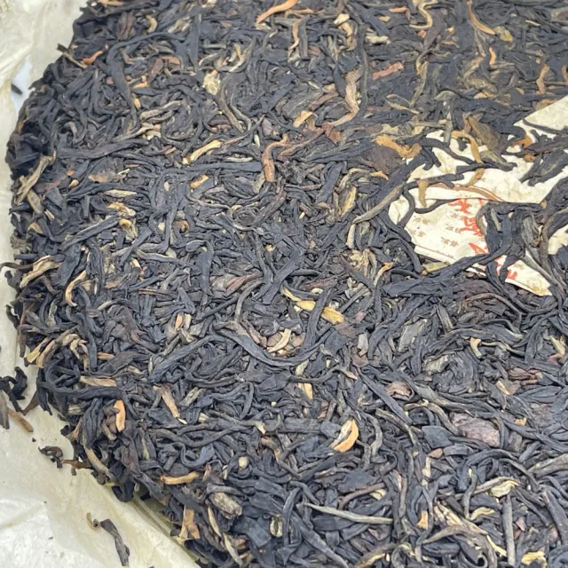 【盛嘉源】易武喬木老樹茶 2004年(普洱茶   生茶 357g)