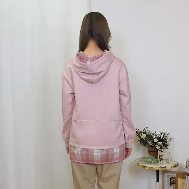 【Hana Mokuba】花木馬日系女裝前短後長趣味印花格紋拼接休閒帽T(帽T)