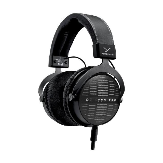 beyerdynamic拜雅 DT 1990 PRO beyerdynamic拜雅 DT 1990 PRO 是專業監聽耳罩式耳機,專為錄音室和工作室設計,提供卓越的音質細節與舒適戴感。採用開放式耳罩設計,具備專業級監聽功能,並透過其他認證確保品質穩定,適合音樂製作人與音訊工程師使用。高頻響應與低失真表現,讓您精準捕捉每一個音訊細節,是專業監聽耳機中的頂級選擇。