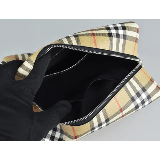 【BURBERRY 巴寶莉】BURBERRY LOGO拉鍊格紋PVC手拿旅行收納包(典藏米)