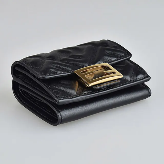 【FENDI 芬迪】FENDI Micro雙F LOGO三折釦式浮雕小羊皮3卡零錢短夾(黑)