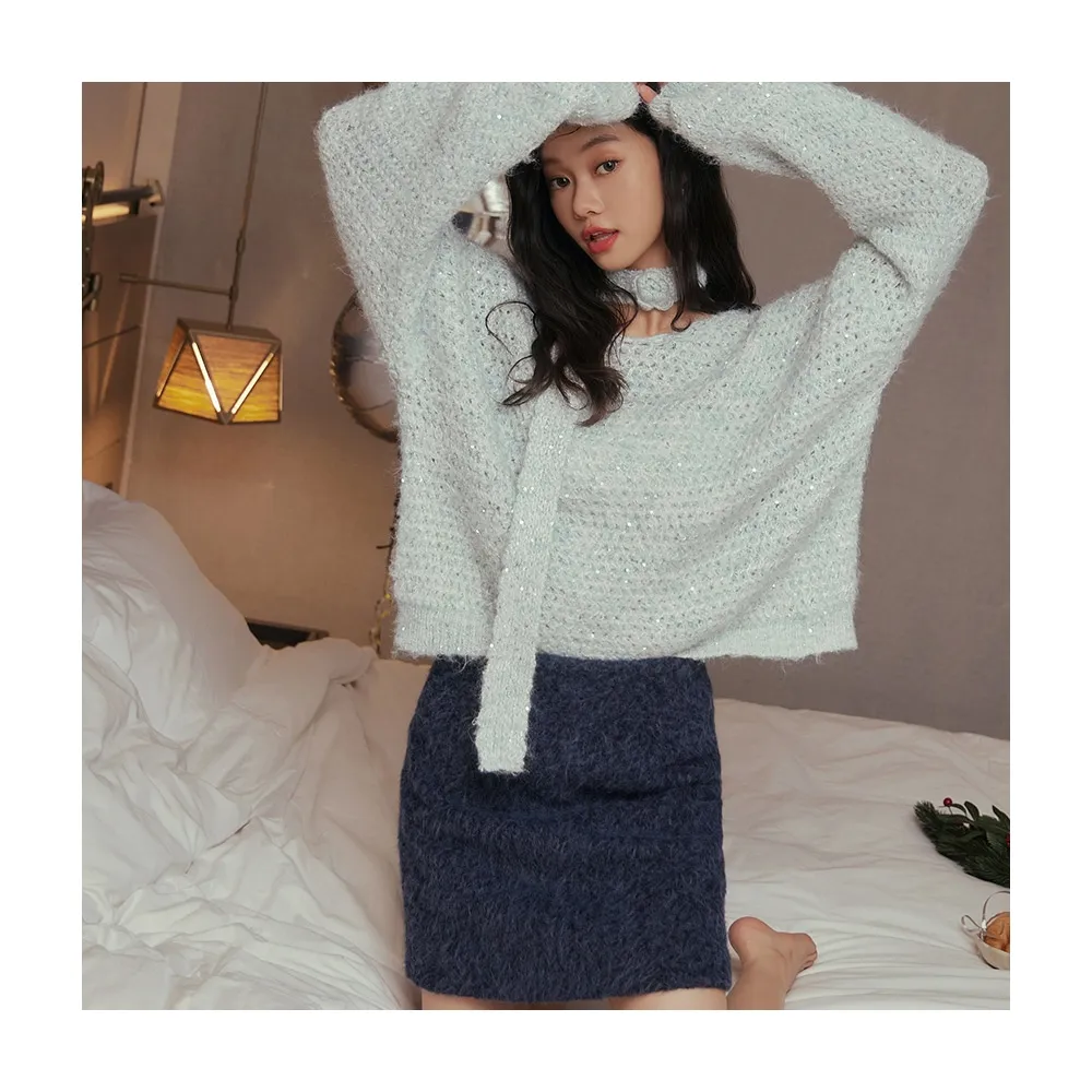 【OB 嚴選】花朵圍巾亮片混紗毛線針織上衣 《FA3083》