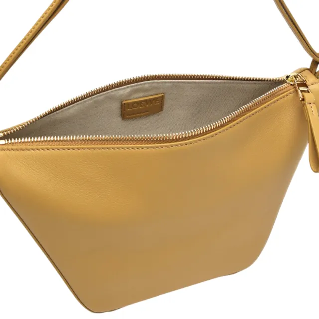 【LOEWE 羅威】Mini Hammock Hobo 迷你 經典小牛皮 肩背包 腋下包 吊床包 撒哈拉色