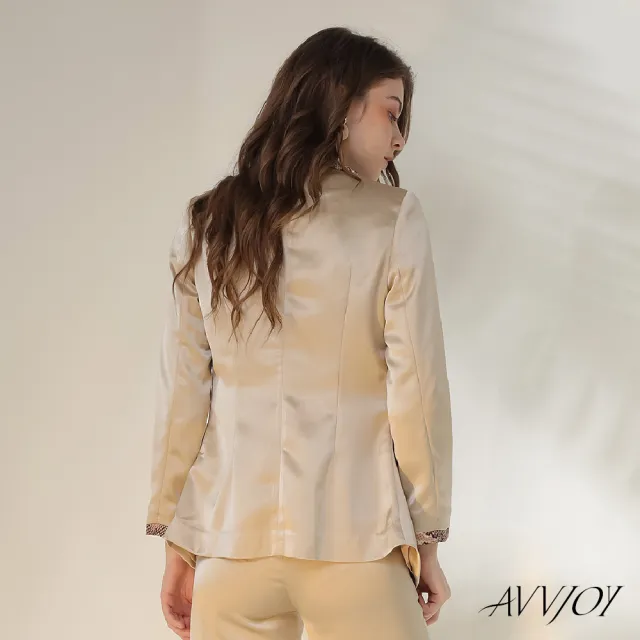 【AVVJOY 艾薇卓爾】印花高級拼接西裝外套(短版 大衣 外套 小西裝 西裝外套 百搭外套 保暖外套 AVV2249OW)