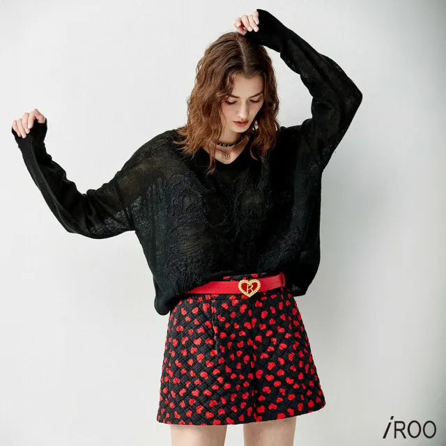 【iROO】愛心立體壓紋短褲