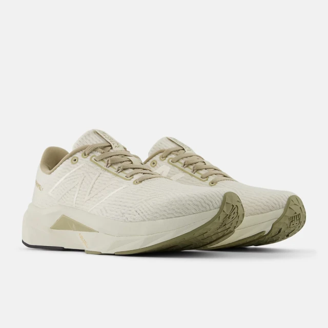 NEW BALANCE FuelCell Propel V5