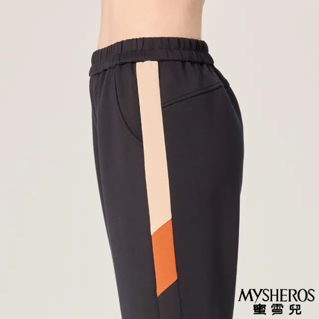 【MYSHEROS 蜜雪兒】休閒九分長褲 縮口褲腳 側拼色邊線(深藍)
