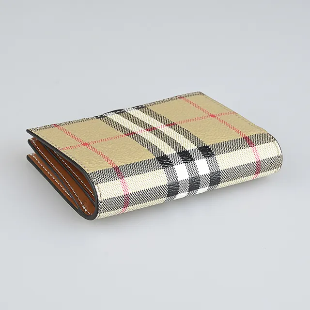 【BURBERRY 巴寶莉】BURBERRY燙金LOGO格紋PVC 6卡釦式拉鍊短夾(小/典藏米)