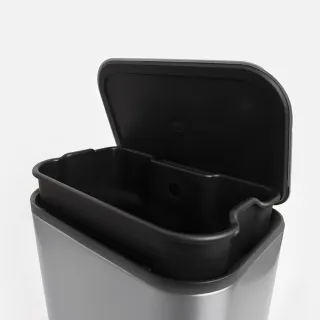 【特力屋】卡爾不鏽鋼緩降垃圾桶  12L