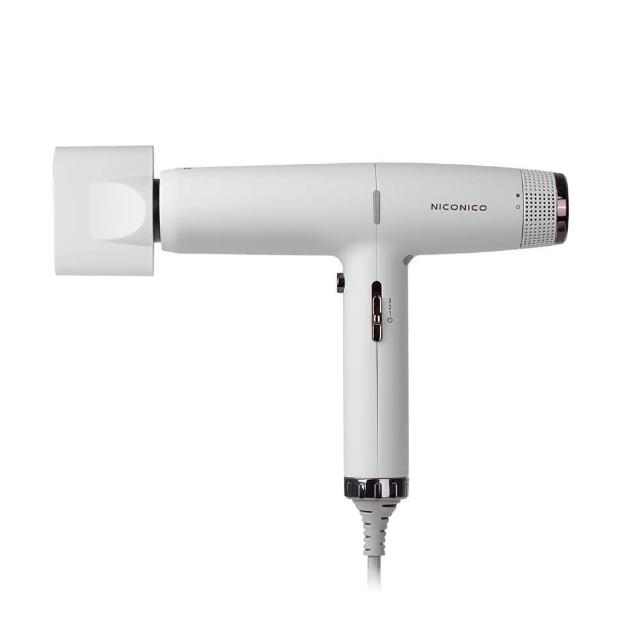 NICONICO NI-IH2413 NICONICO NI-IH2413 負離子吹風機,具備摺疊設計與冷風功能,釋放負離子護髮,支援國際電壓全電壓,適合出國旅行使用,提供1年原廠保固,輕便高效,快速乾髮不傷髮。