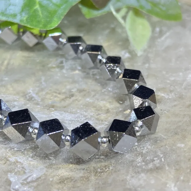 【Cozy 世界水晶原礦與茶】天鐵八角 6.5mm 12-5(散發強大的能量保護)
