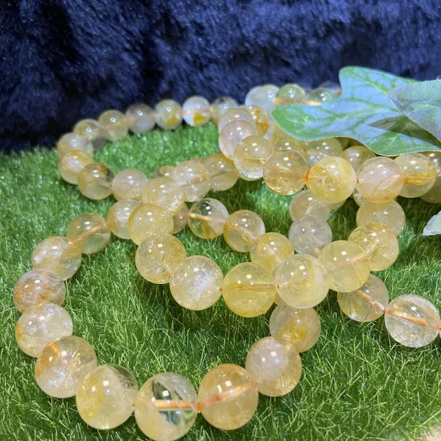 【Cozy 世界水晶原礦與茶】彩片黃膠花手珠 14mm+ 18-6(招貴人運)
