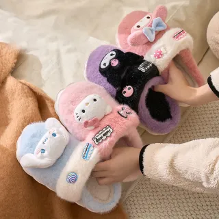 【SANRIO 三麗鷗】卡通造型柔軟舒適毛絨防滑厚底保暖包頭室內親子鞋後跟拖鞋(庫洛米/美樂蒂/凱蒂貓/大耳狗)