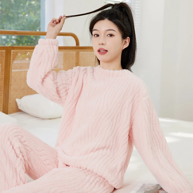 KOTI 日安生活 水波紋女二件式長袖家居睡衣加厚保暖珊瑚絨