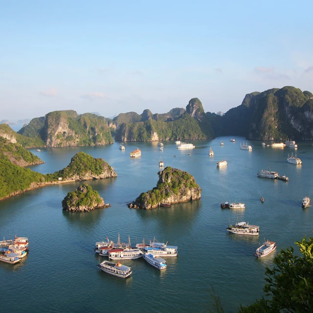 喜鴻假期 【邂逅下龍灣世遺之美５日】夜宿海上郵輪一晚、英雄島