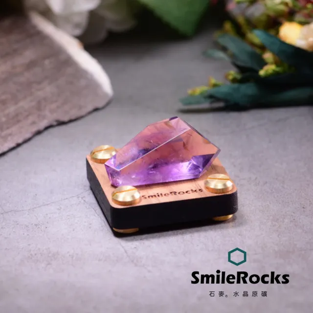 【SmileRocks 石麥】石麥水晶原礦 紫水晶隨形冰塊水晶No.623240104(SmilePad 4.5X4.5底板)