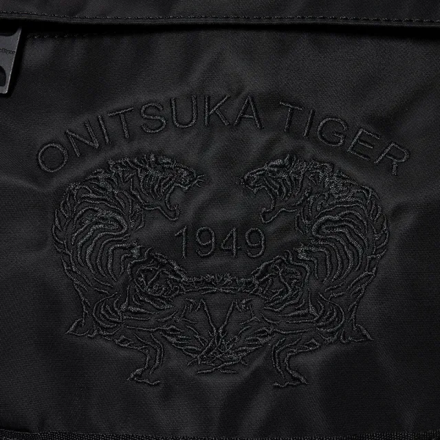 【Onitsuka Tiger】鬼塚虎 黑色老虎刺繡後背包 (3183B154-001)