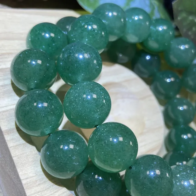 【Cozy 世界水晶原礦與茶】綠草莓晶 13mm+ 51-7(增加個人魅力 提升愛情運勢)