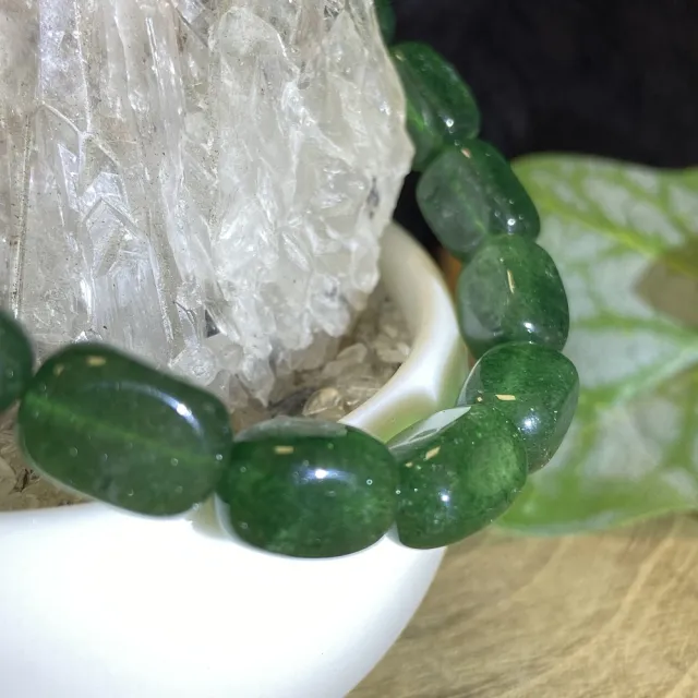 【Cozy 世界水晶原礦與茶】綠草莓隨形珠 66-8(增加個人魅力 提升愛情運勢)