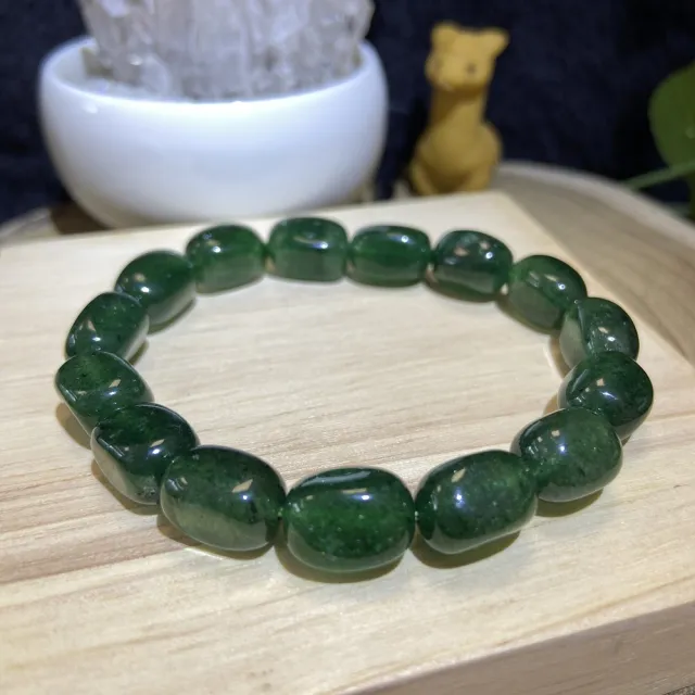 【Cozy 世界水晶原礦與茶】綠草莓隨形珠 66-8(增加個人魅力 提升愛情運勢)