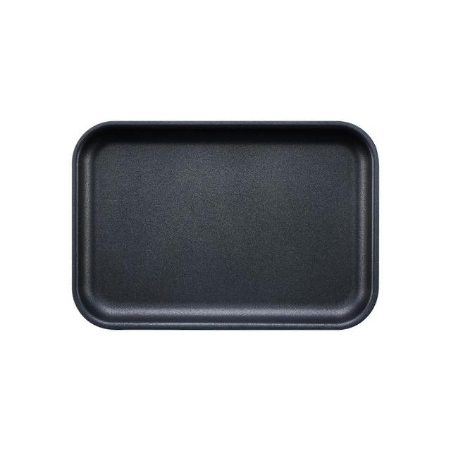 only 品牌專用六格式烤盤 9B-G123,完美適用於 OG12-H57 電烤盤型號,提供均勻加熱與多格分隔設計,適閤家庭烤肉、烘焙使用。本體尺寸 32x300x205mm,重量僅 450g,輕便易潔。中國製造,配件不含主機,一經拆封即不可退換,耗材類無保固服務。提升您的 only 烤盤體驗,立即選購! only OG12-H57