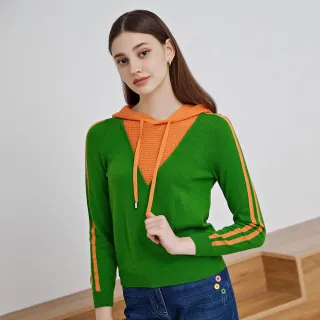【ILEY 伊蕾】撞色V領挑洞異材拼接連帽針織上衣(綠色；M-XL；1224345003)
