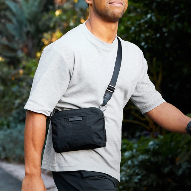 EYE HWAGUAN時尚輕量精緻超耐橫包(側背包中)優惠推