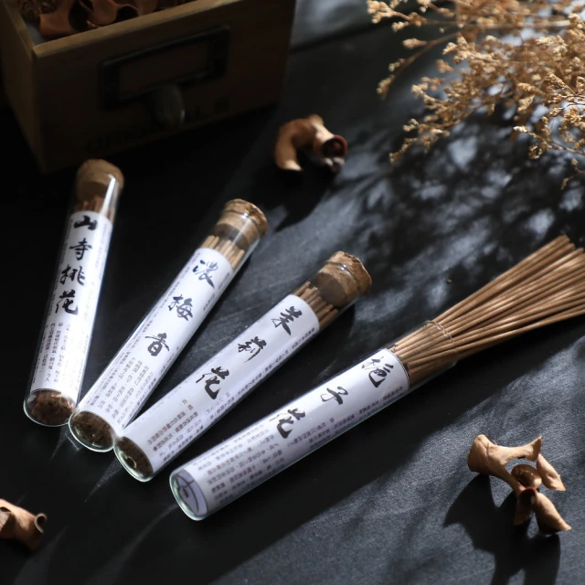 C&F香研所 花園孚日系香氛精油擴香1瓶贈乾燥花1組超值組(