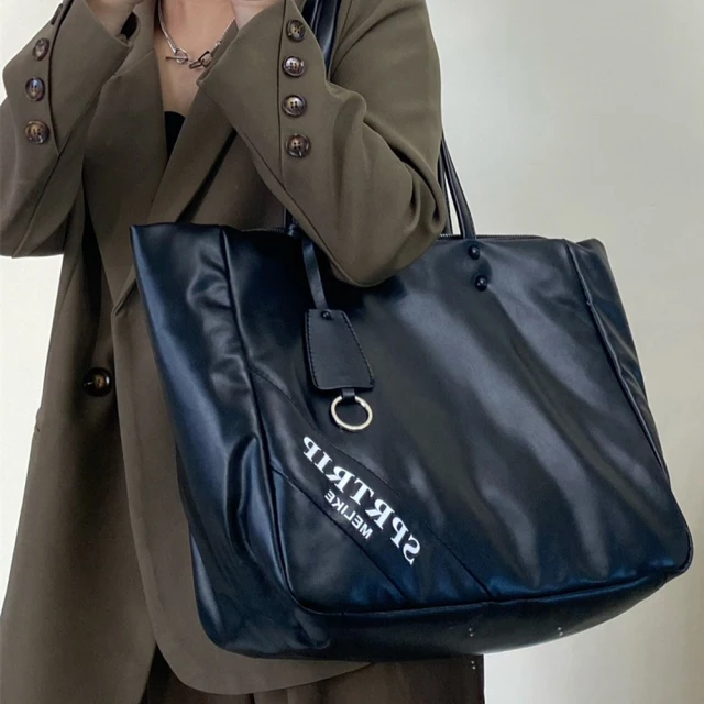 Michael Kors MK金字滿版PVC皮革附卡夾包肩背