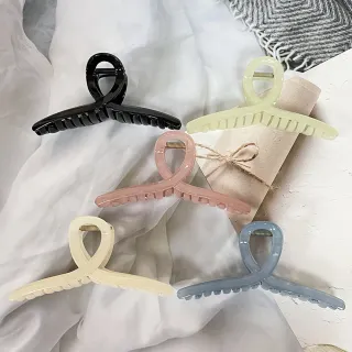 【卡樂熊】晶韌系列．微透光加大款交叉造型抓夾/髮夾(抓夾鯊魚夾飾品)