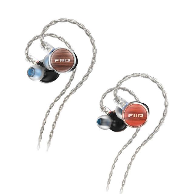 FiiO FP3 入耳式繞耳有線耳機，採用14.5mm平板振膜驅動單體，提供10Hz~40kHz寬廣頻響與32Ω低阻抗，靈敏度達105dB/mW@1kHz，適合追求高解析音質的發燒友。mini尺寸設計，輕量380g，配備4股392芯銅鍍銀線材與120cm線長，0.78 2pin可換線系統，支援3.5mm輸入。黑胡桃木或花梨木顏色選擇，中國製造，一年保固，通用作業系統相容。