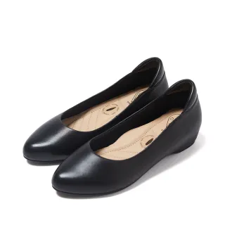 【DIANA】漫步雲端高枕無憂A款-內增高3cm微尖頭楦楔型跟制鞋(黑色)